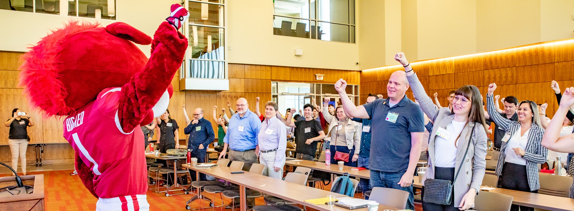 New faculty orientation with Razorback mascot